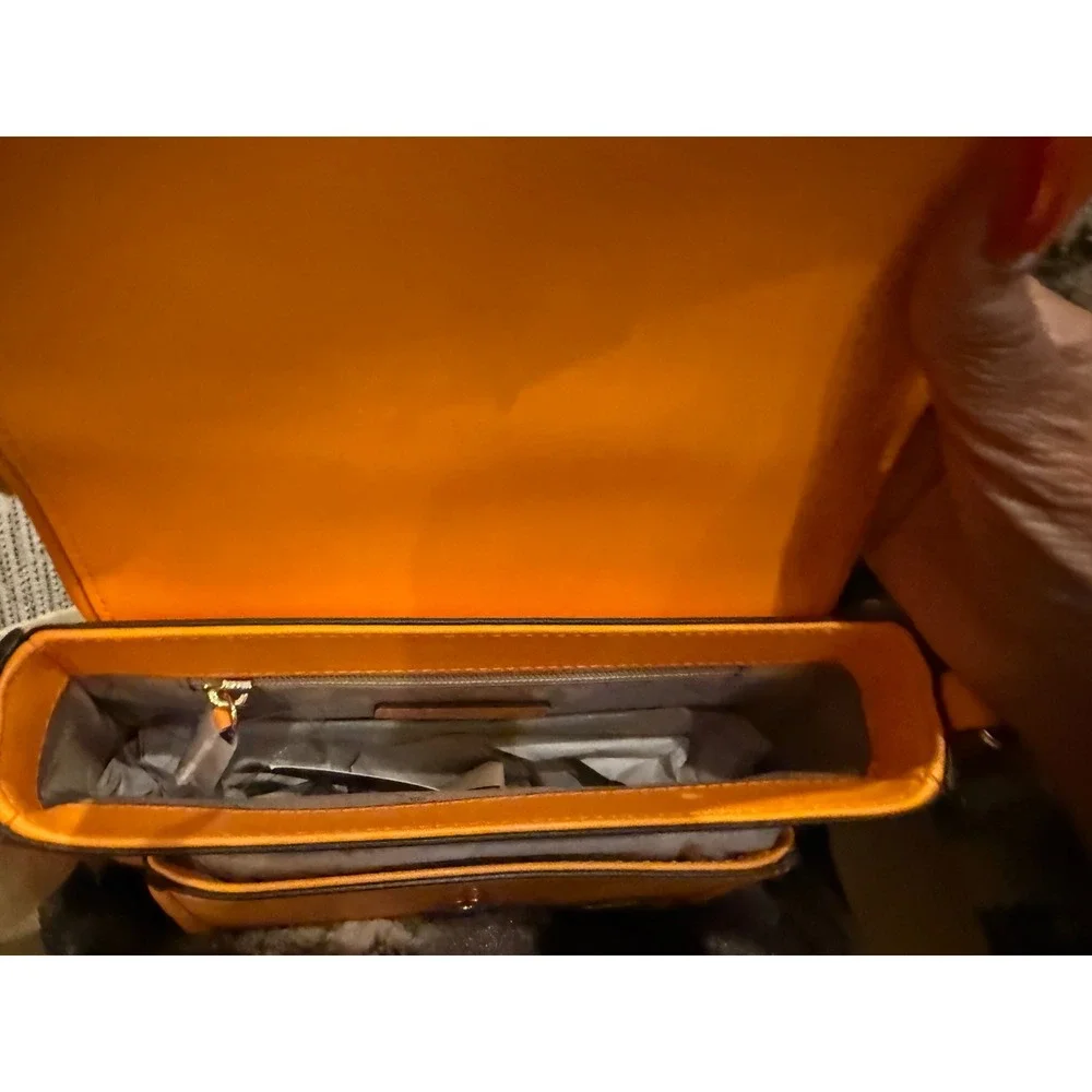 Michael Kors Hamilton‎ Pop Orange Leather LG Flap Continental Wallet